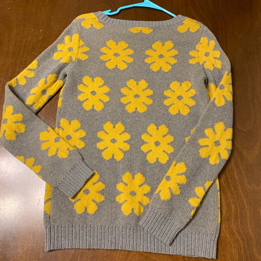 Mossimo Sweater - Picture 2 of 4